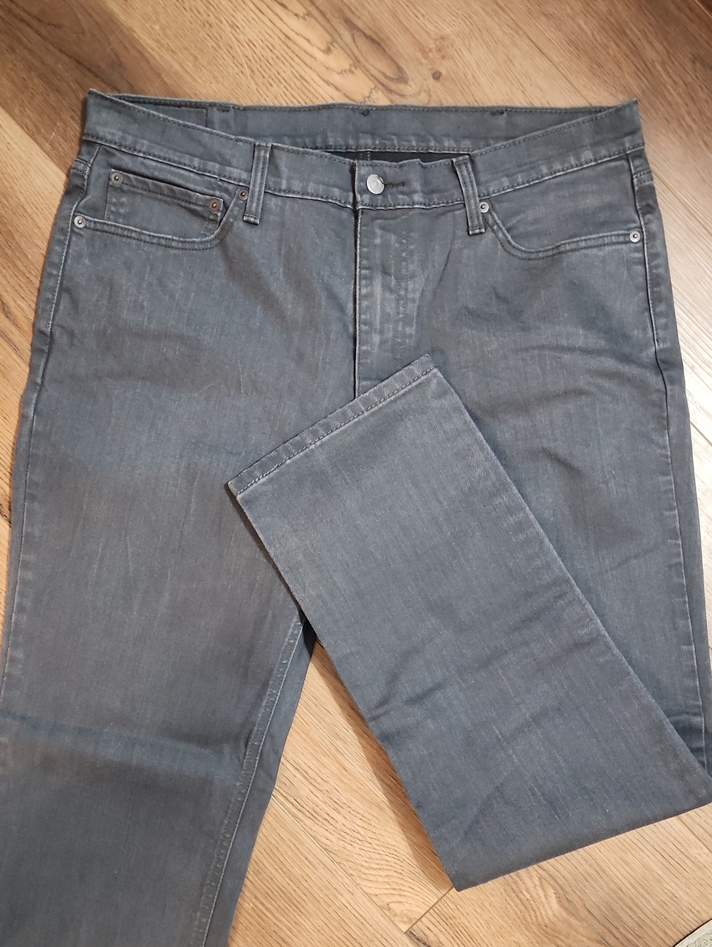Levi's Men's Gray Straight Leg Jeans 38